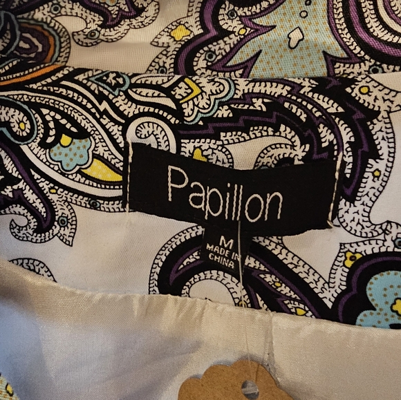 Sweet little jacket - Picture 2 of 4